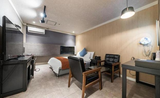 Ilsan Blanc Motel Kōyō Buitenkant foto