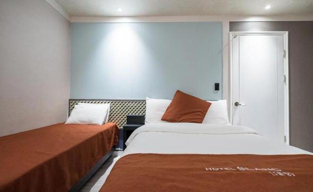 Ilsan Blanc Motel Kōyō Buitenkant foto