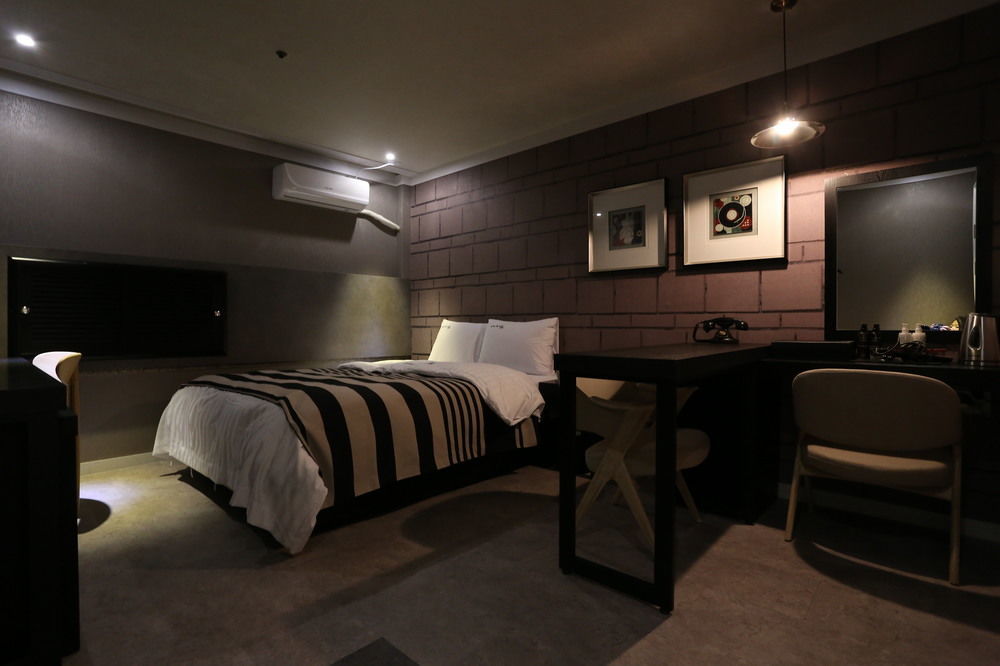 Ilsan Blanc Motel Kōyō Buitenkant foto