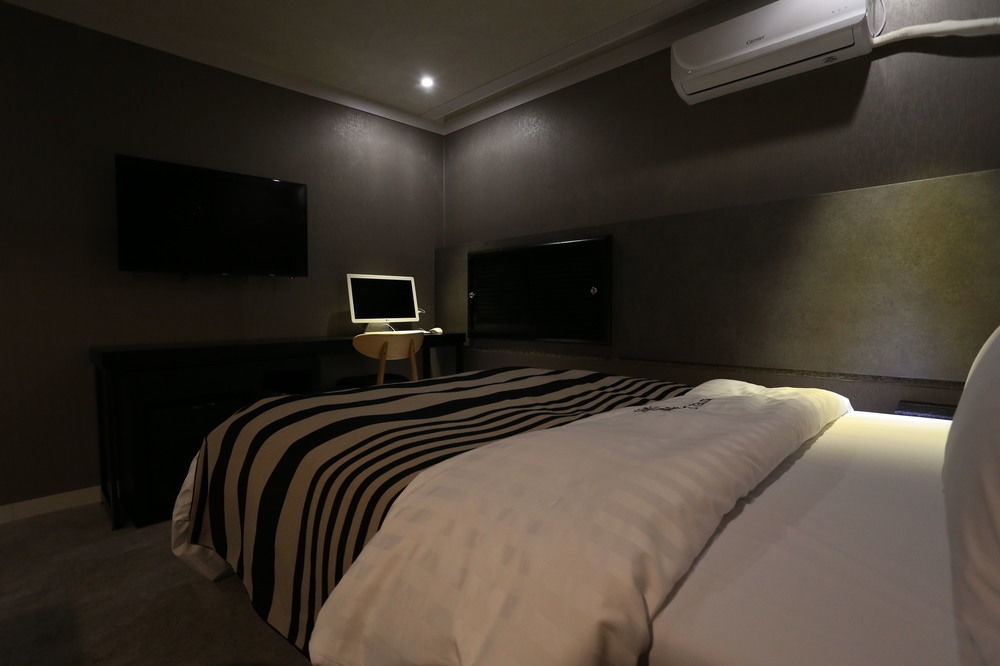 Ilsan Blanc Motel Kōyō Buitenkant foto
