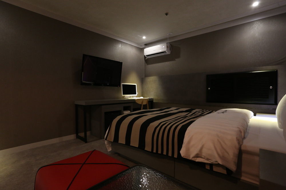 Ilsan Blanc Motel Kōyō Buitenkant foto