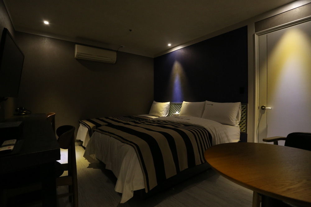 Ilsan Blanc Motel Kōyō Buitenkant foto