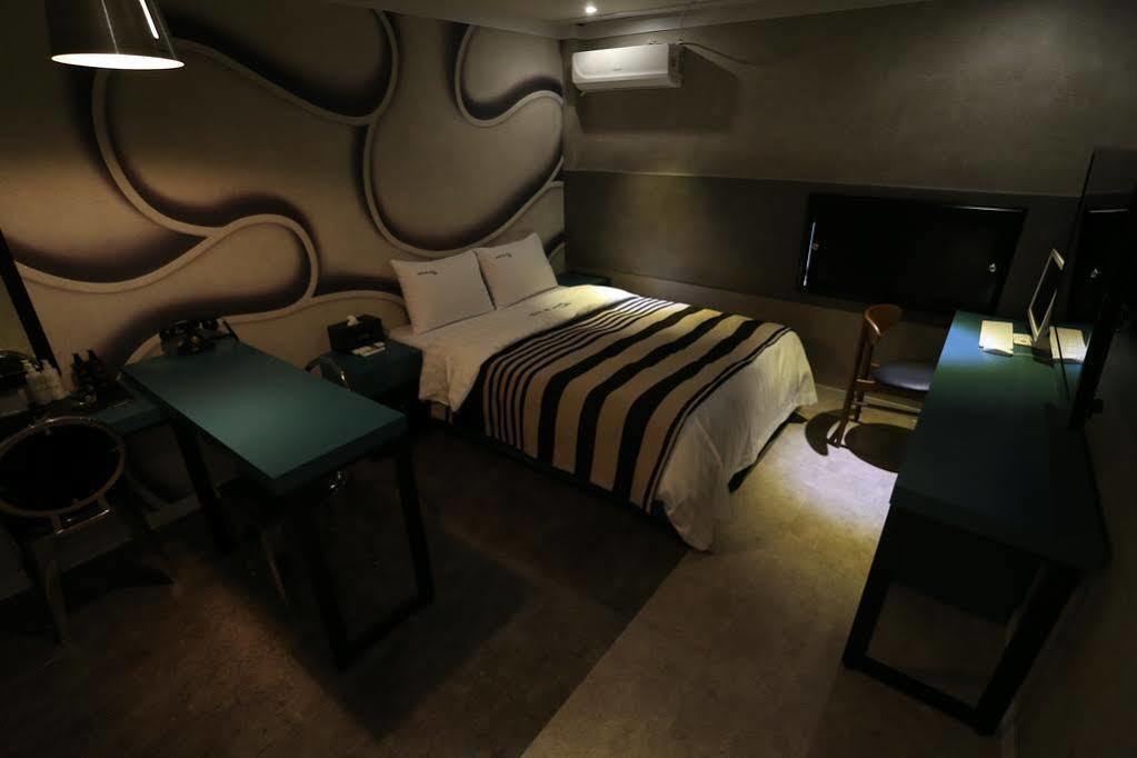 Ilsan Blanc Motel Kōyō Buitenkant foto