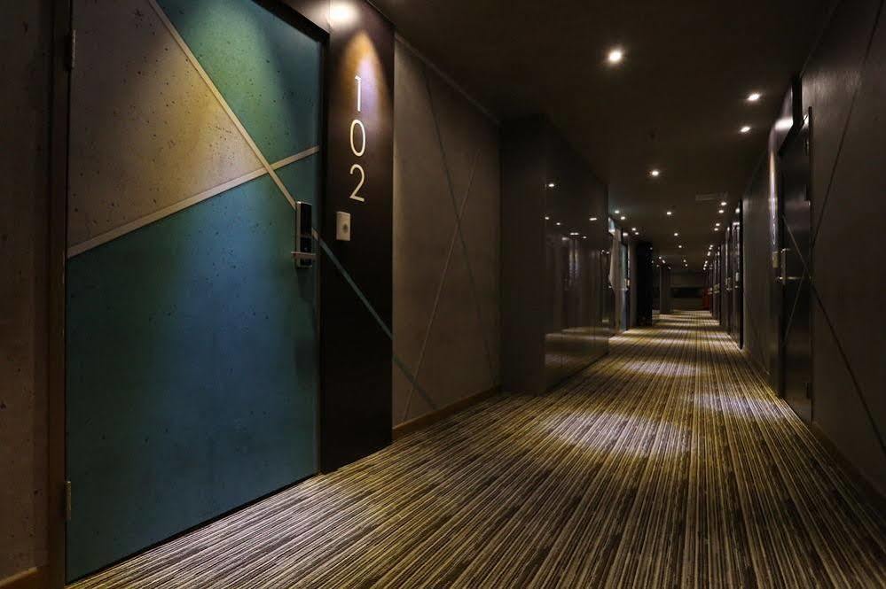Ilsan Blanc Motel Kōyō Buitenkant foto