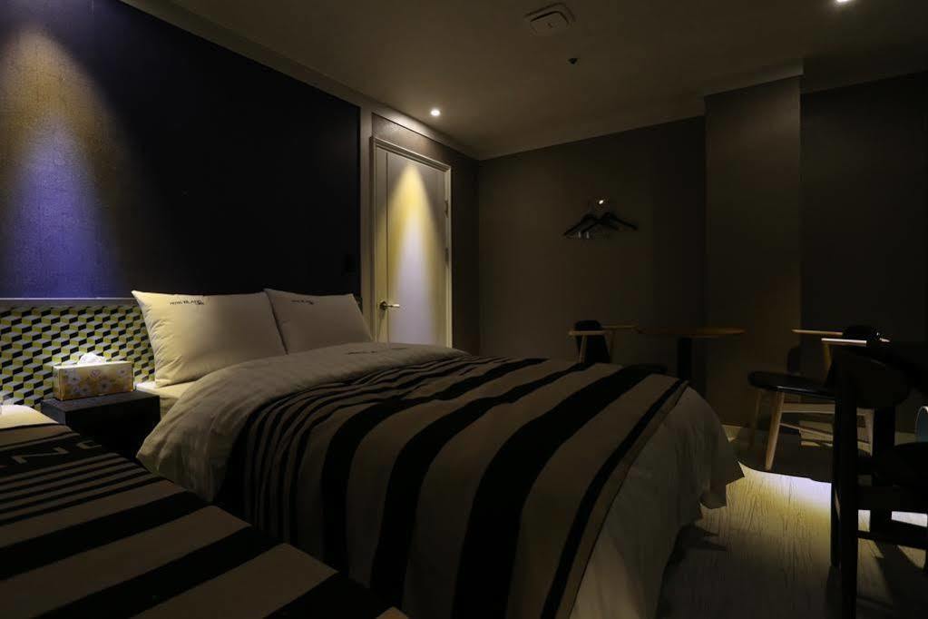 Ilsan Blanc Motel Kōyō Buitenkant foto